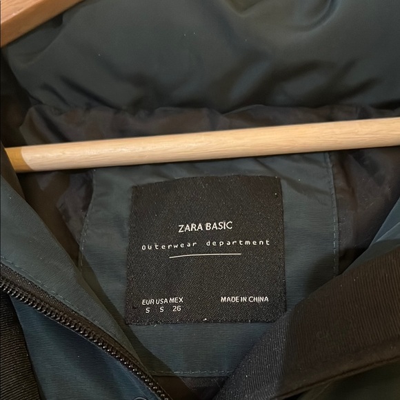 Zara Green Quilted Puffer Jacket - Picture 2 of 3